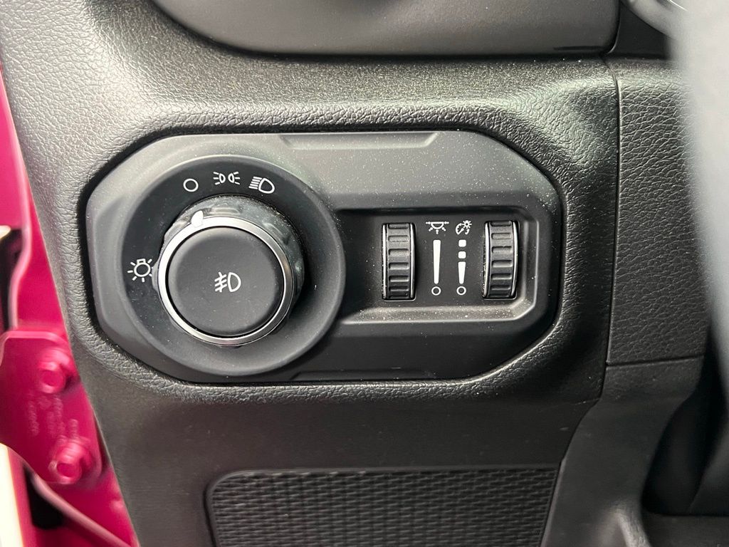 Thumbnail: 2022 Jeep Wrangler - 20