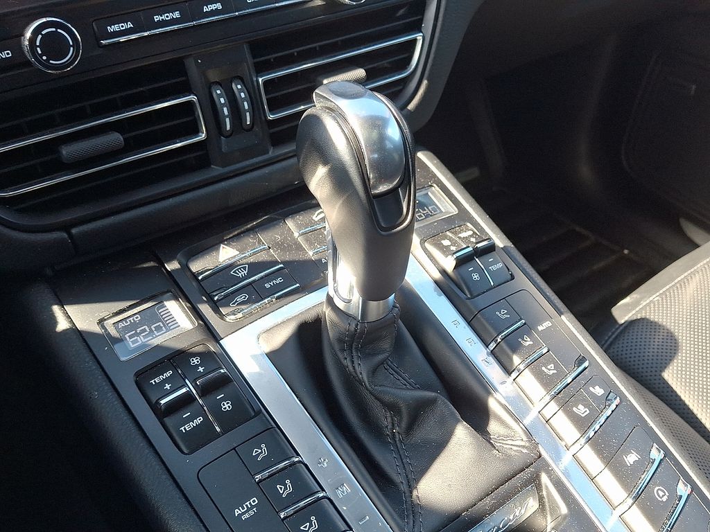 Thumbnail: 2019 Porsche Macan - 17