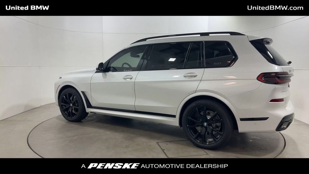 2025 BMW X7 xDrive40i 6
