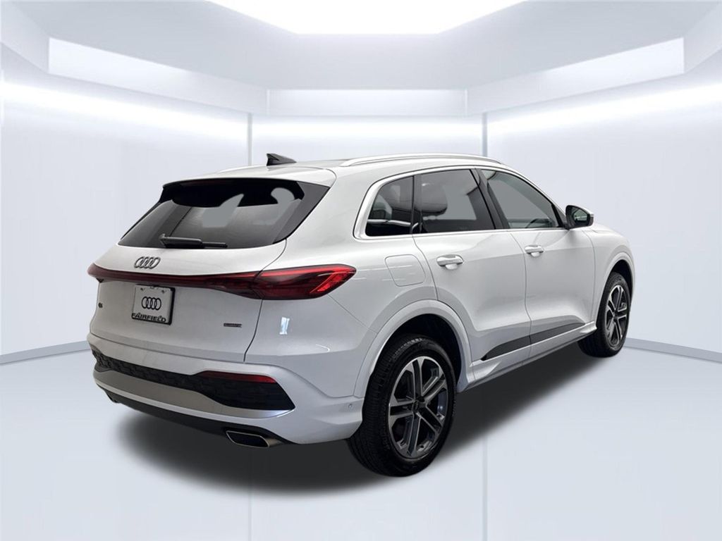 Thumbnail: 2025 Audi Q5 - 7