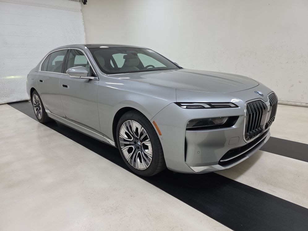  2023 BMW i7 xDrive60 AWD   