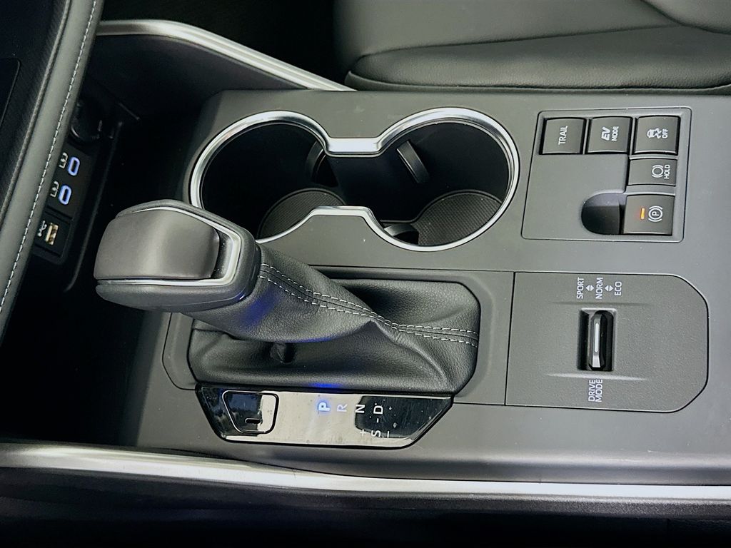 Thumbnail: 2026 Toyota Highlander - 17