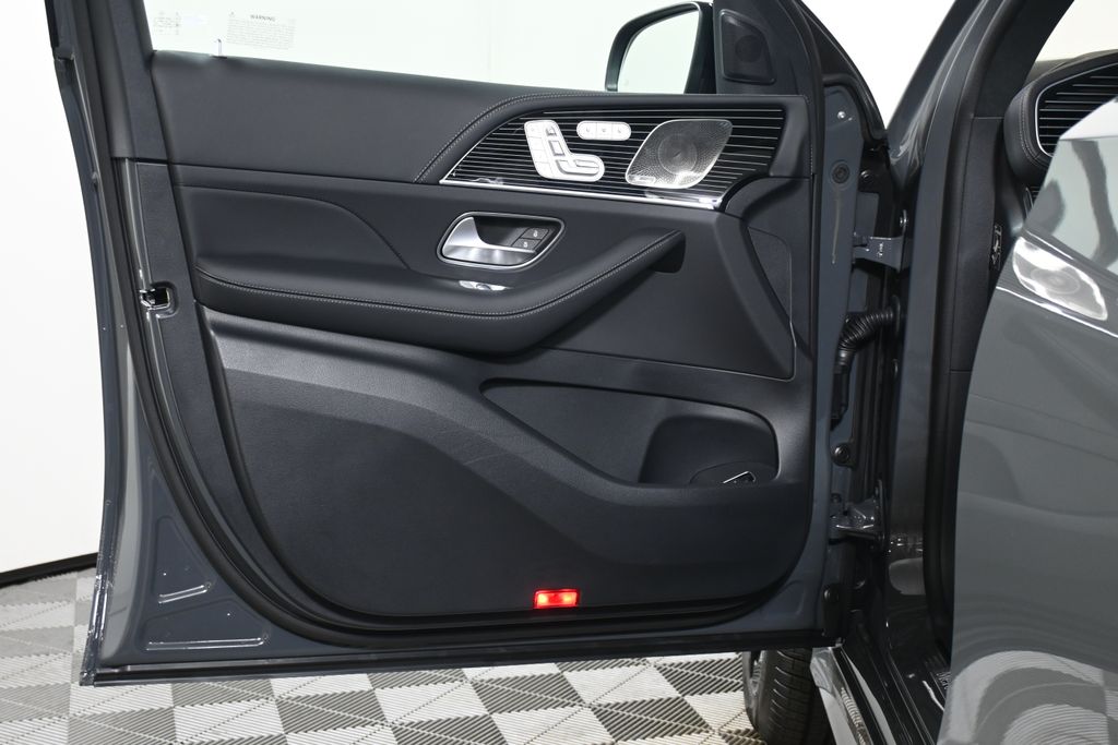 Thumbnail: 2026 Mercedes-Benz GLE - 24