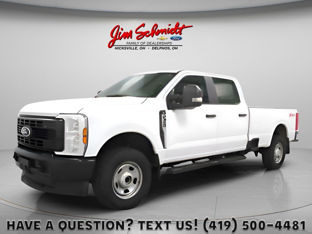 Oxford White 2025 Ford F-350 Super Duty Pickup Truck Four-Wheel Drive Automatic