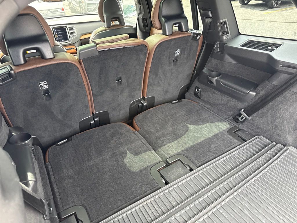 2021 Volvo XC90 T6 Momentum White at Subaru and VW of Moon Township