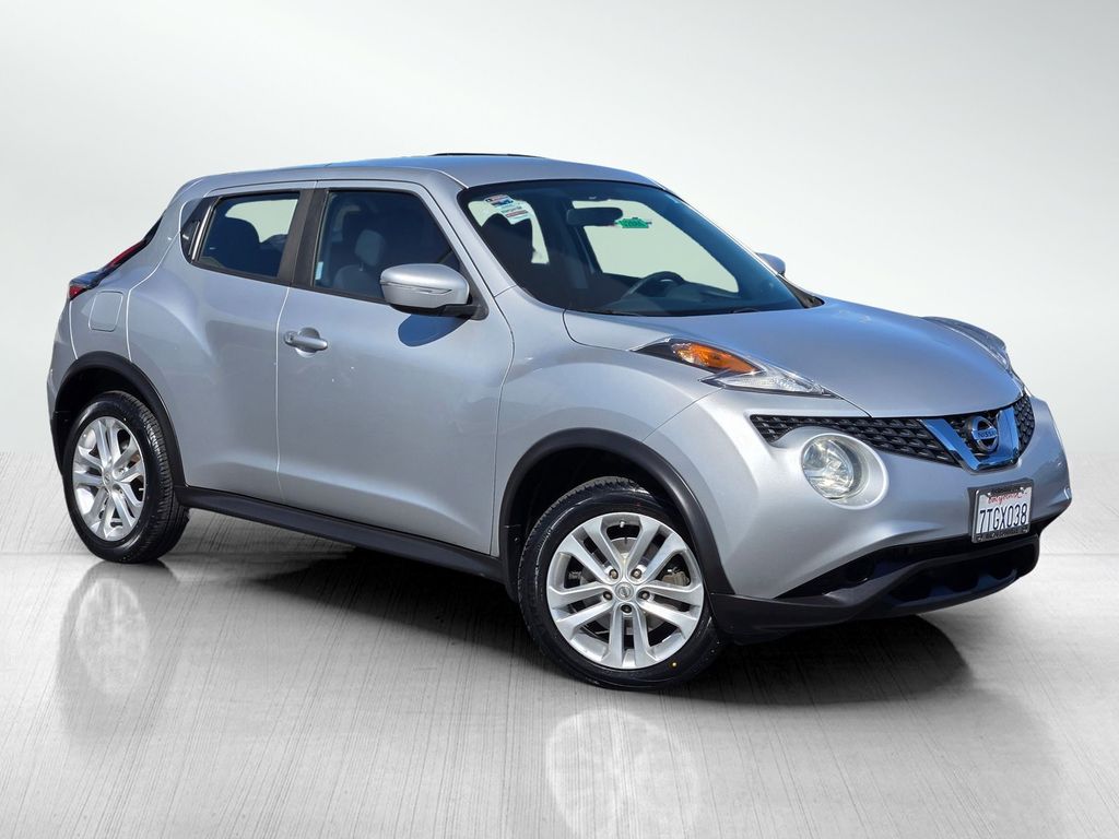 Brilliant Silver 2016 Nissan Juke SUV / Crossover Front-Wheel Drive Continuously Variable Transmission