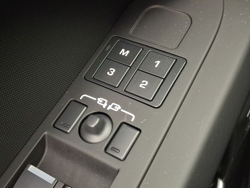 Thumbnail: 2025 Land Rover Defender - 26