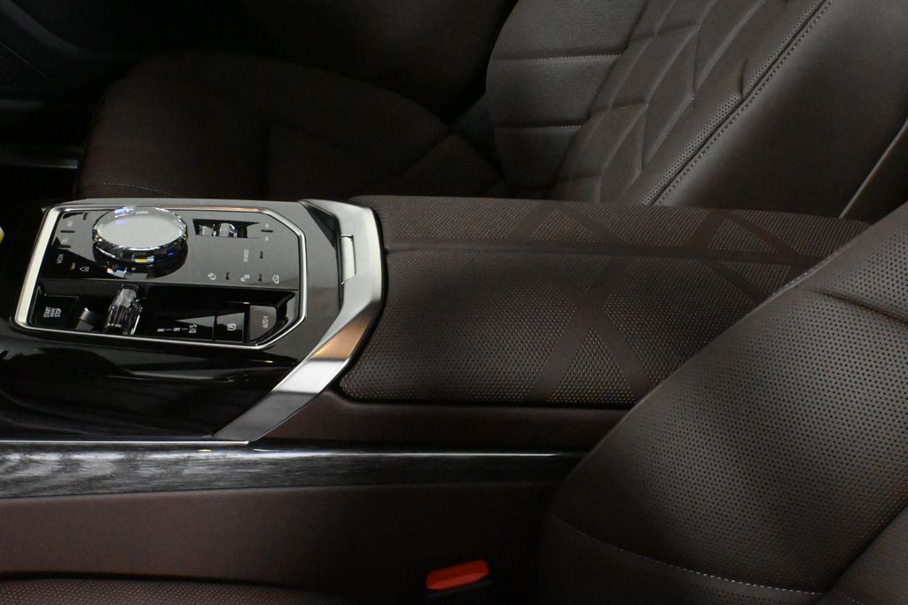 2025 BMW 7 Series 760i xDrive 27