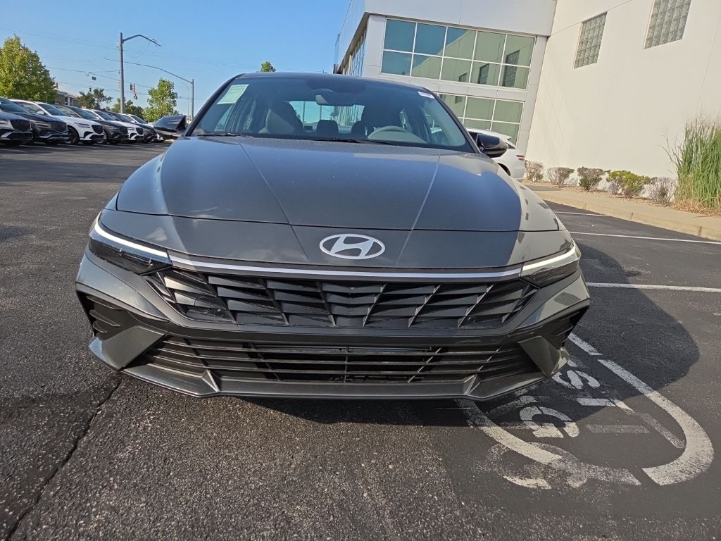 Thumbnail: 2025 Hyundai Elantra - 3