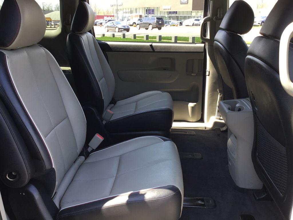 Thumbnail: 2019 Kia Sedona - 15