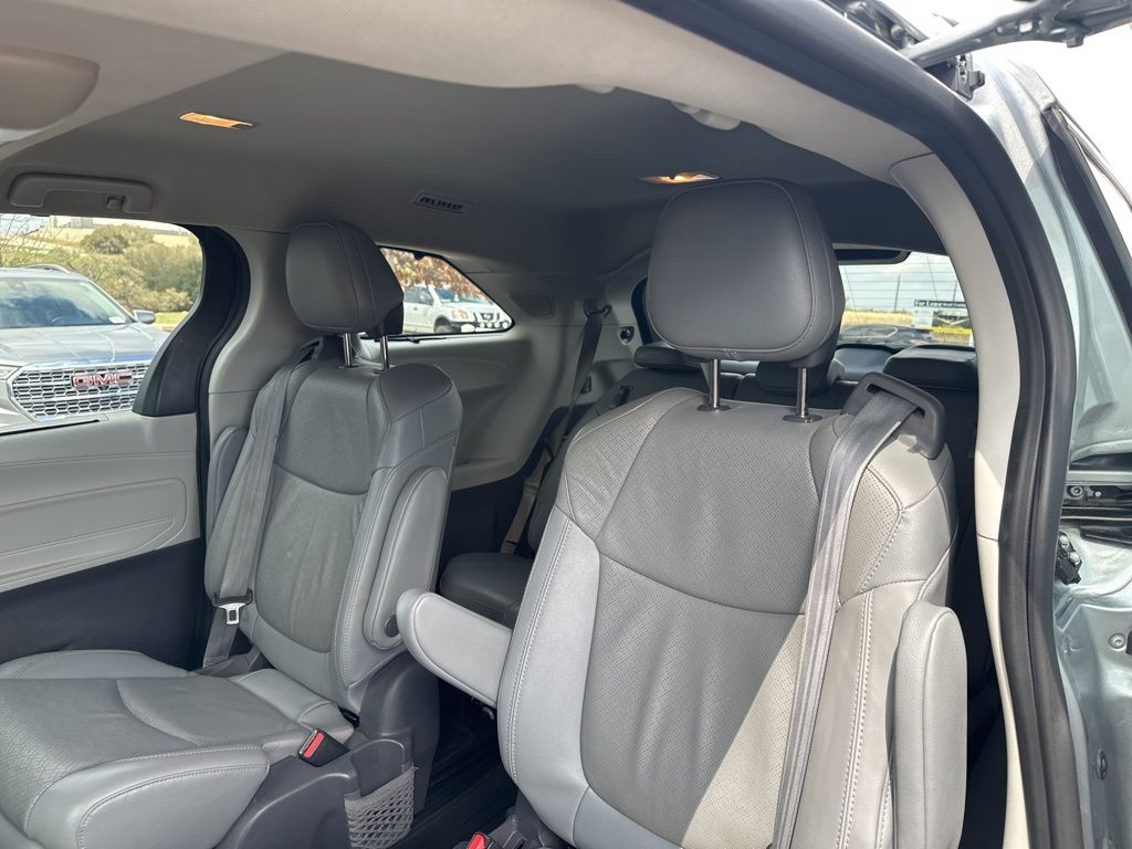 Used Car 2021 Toyota Sienna  For Sale Under $35,000 In Austin, Texas