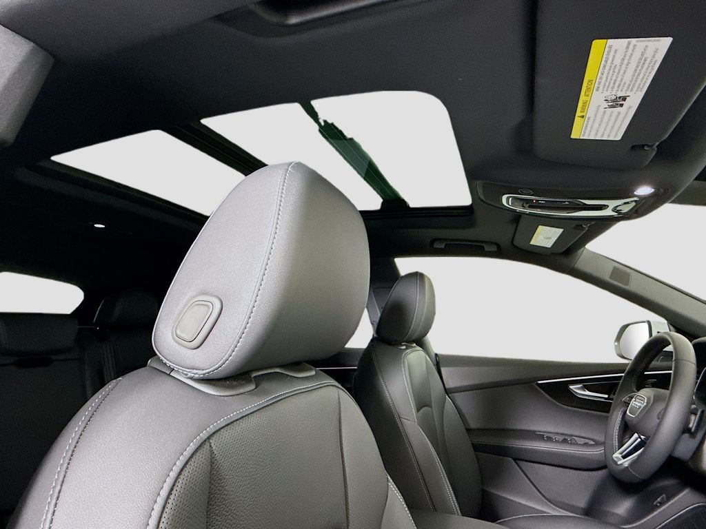 Thumbnail: 2026 Audi Q8 - 20