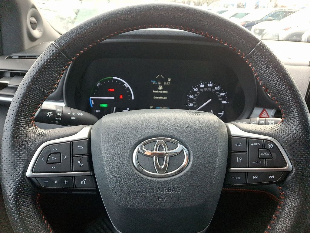 Thumbnail: 2022 Toyota Sienna - 23