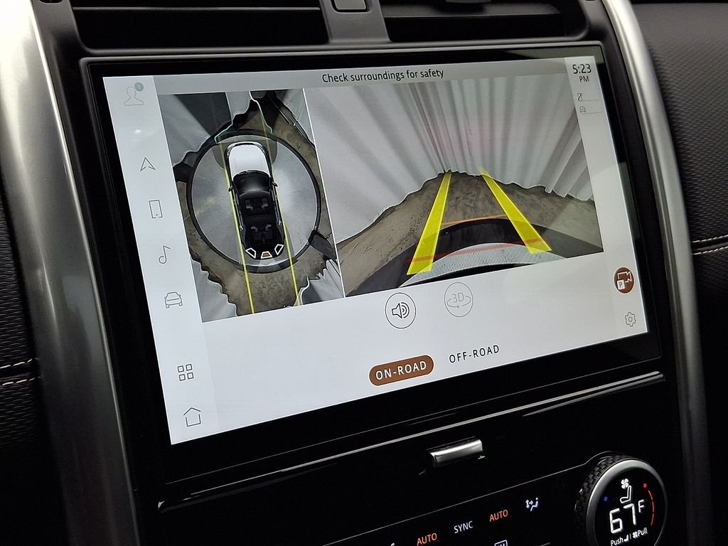 Thumbnail: 2023 Land Rover Discovery - 20