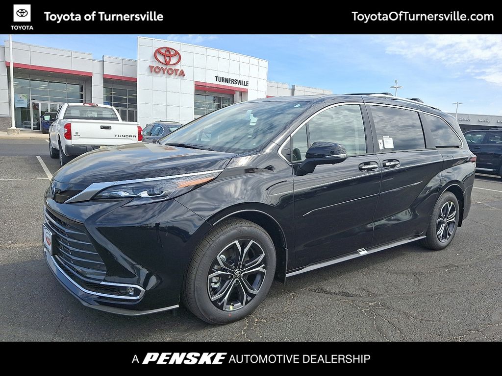 2025 Toyota Sienna Platinum -
                Turnersville, NJ