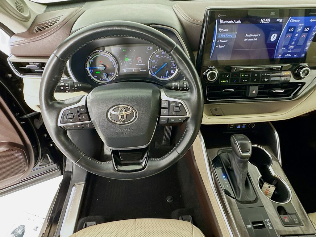 Used Car 2022 Toyota Highlander Hybrid  Limited For Sale Under $40,000 In Austin, Texas