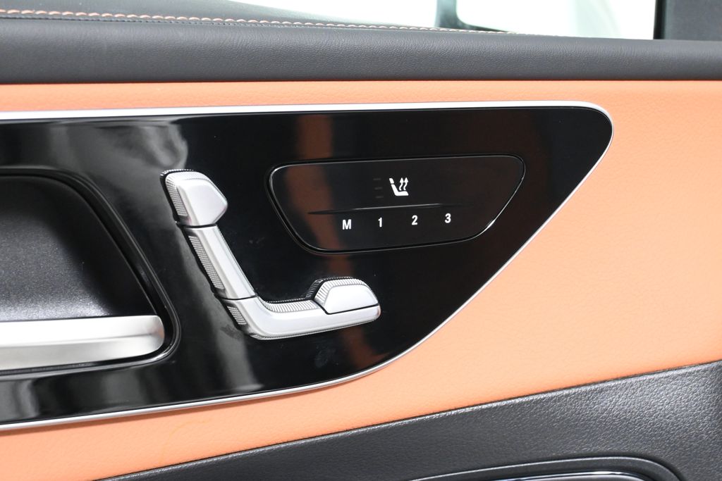 Thumbnail: 2025 Mercedes-Benz GLC - 29