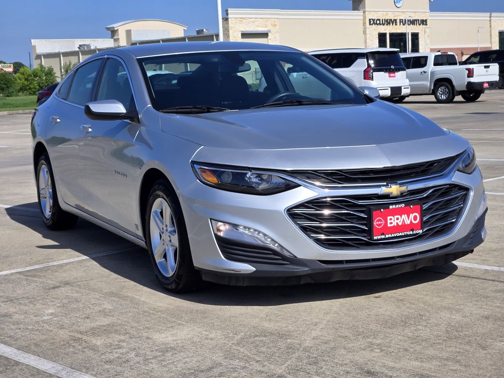 2022 Chevrolet Malibu LT - 2
