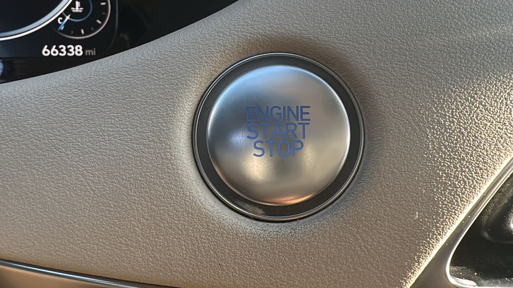 2020 Hyundai Palisade Limited White at Community Toyota