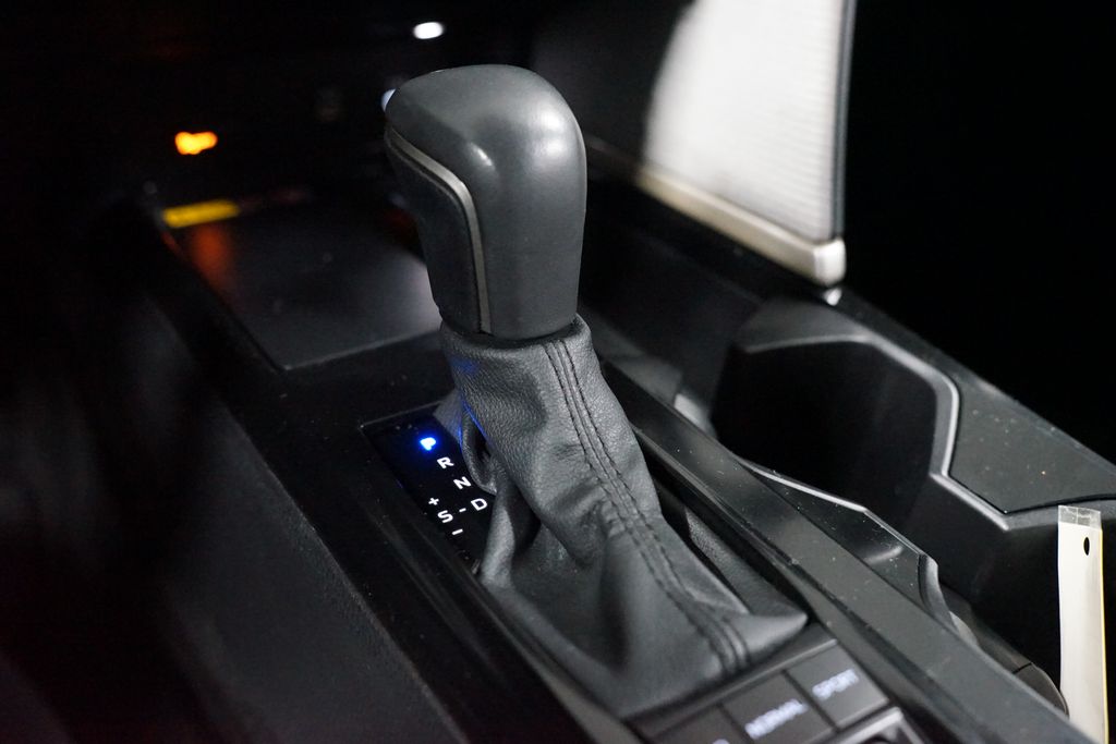 Thumbnail: 2025 Toyota Camry - 22