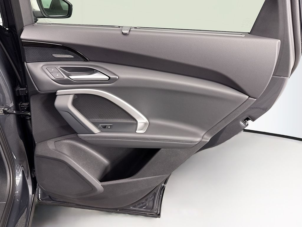 Thumbnail: 2025 Audi Q5 - 27