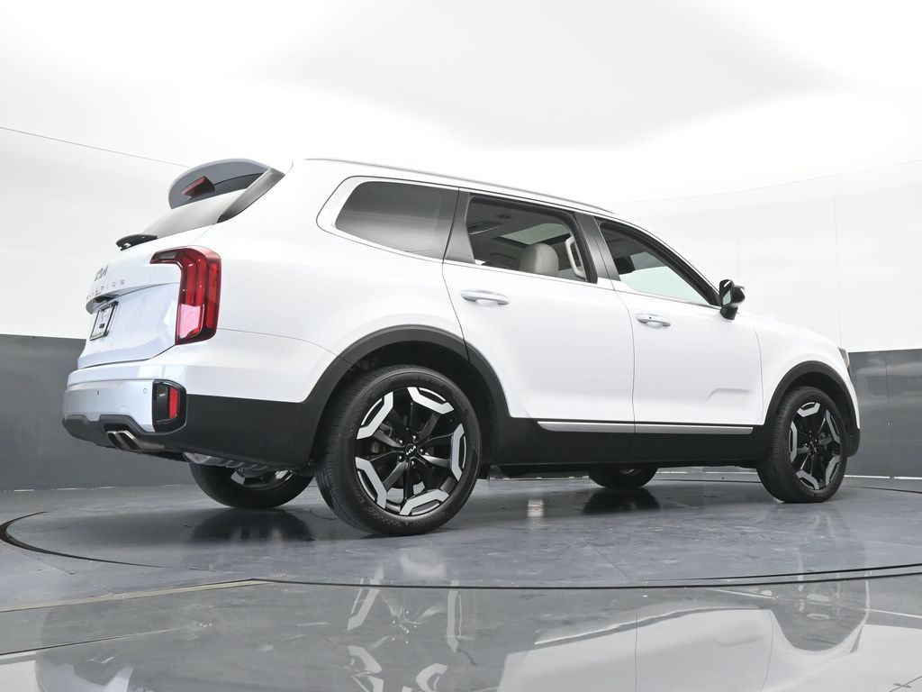 Used 2024 Glacial White Pearl Kia S image 60