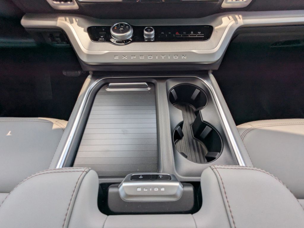 2025 Ford Expedition Active MAX