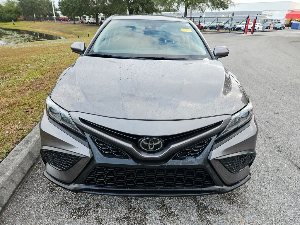 2021 Toyota Camry SE 8