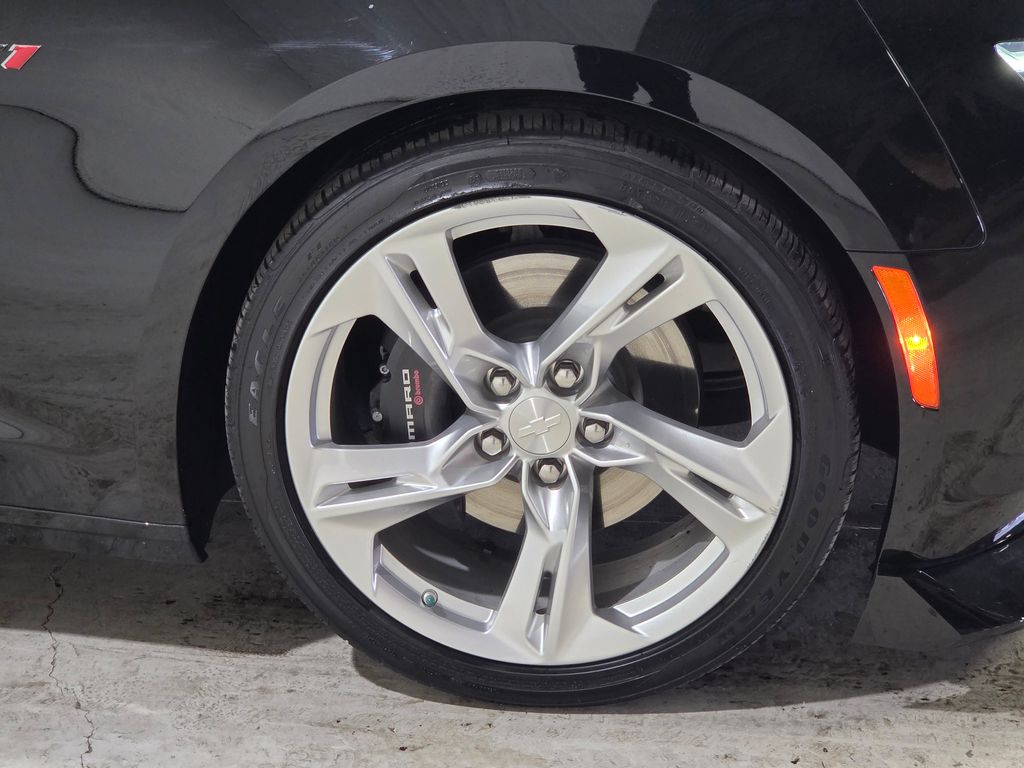 2023 Chevrolet Camaro LT1 photo