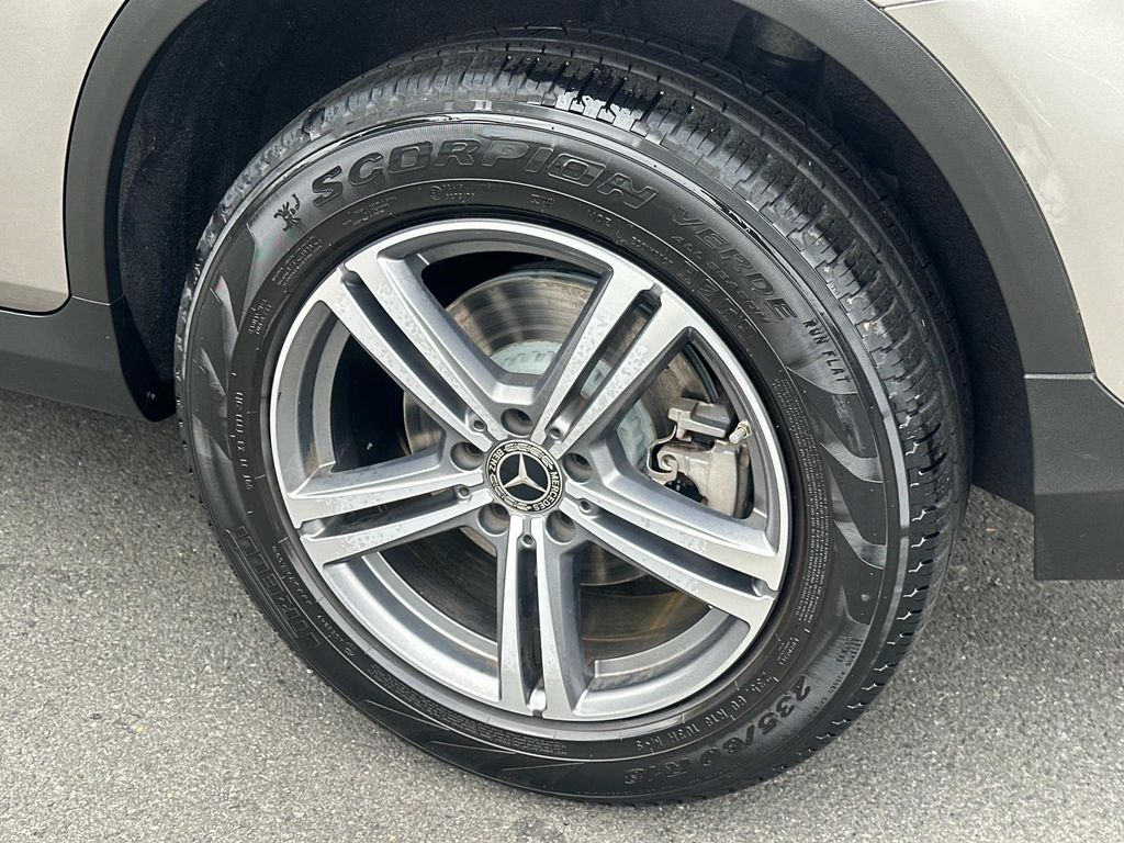 Thumbnail: 2020 Mercedes-Benz GLC - 7