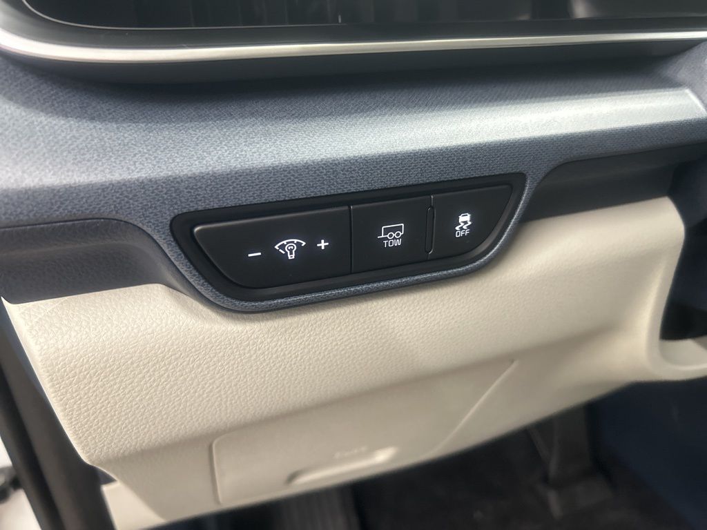 new 2026 Kia Carnival Hybrid car, priced at $43,885