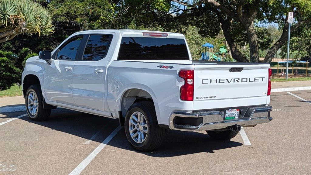 Used 2022 Chevrolet Silverado 1500 LT 4D Crew Cab