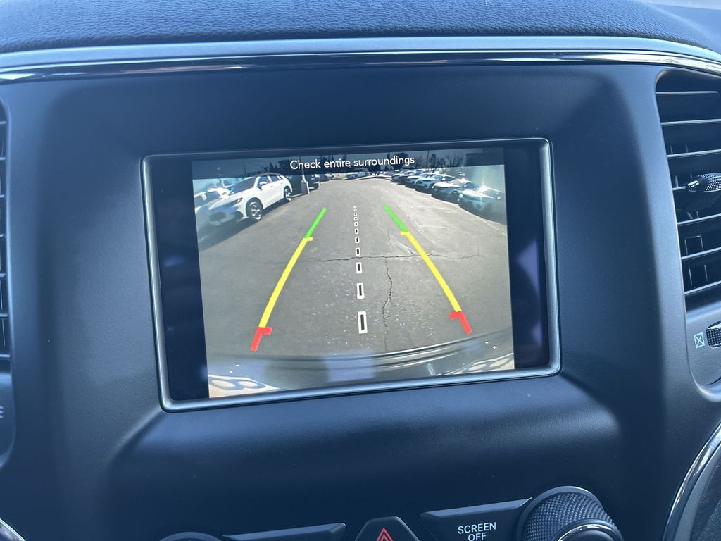 Thumbnail: 2018 Jeep Grand Cherokee - 17