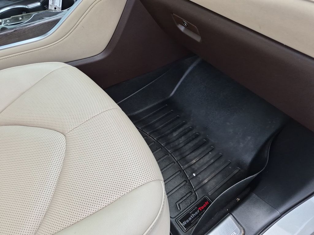 Used Car 2022 Toyota Highlander  Platinum For Sale Under $40,000 In Austin, Texas