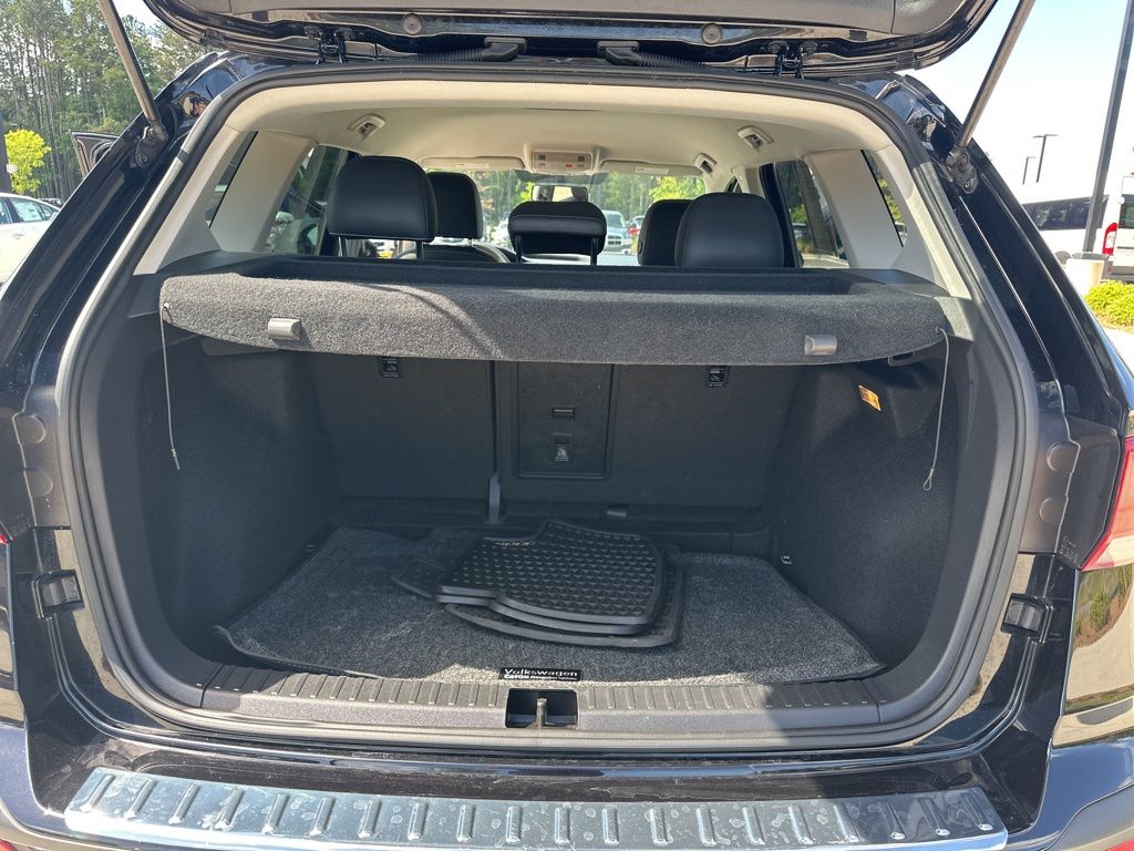 2022 Deep Black Pearl Volkswagen Taos 1.5T SE FWD SUV