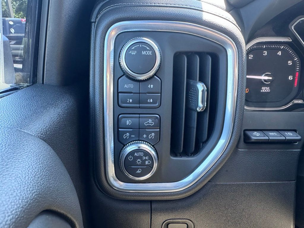 GMCSierra 2500HD35