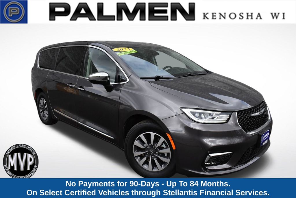 2023 Chrysler Pacifica Hybrid Limited FWD