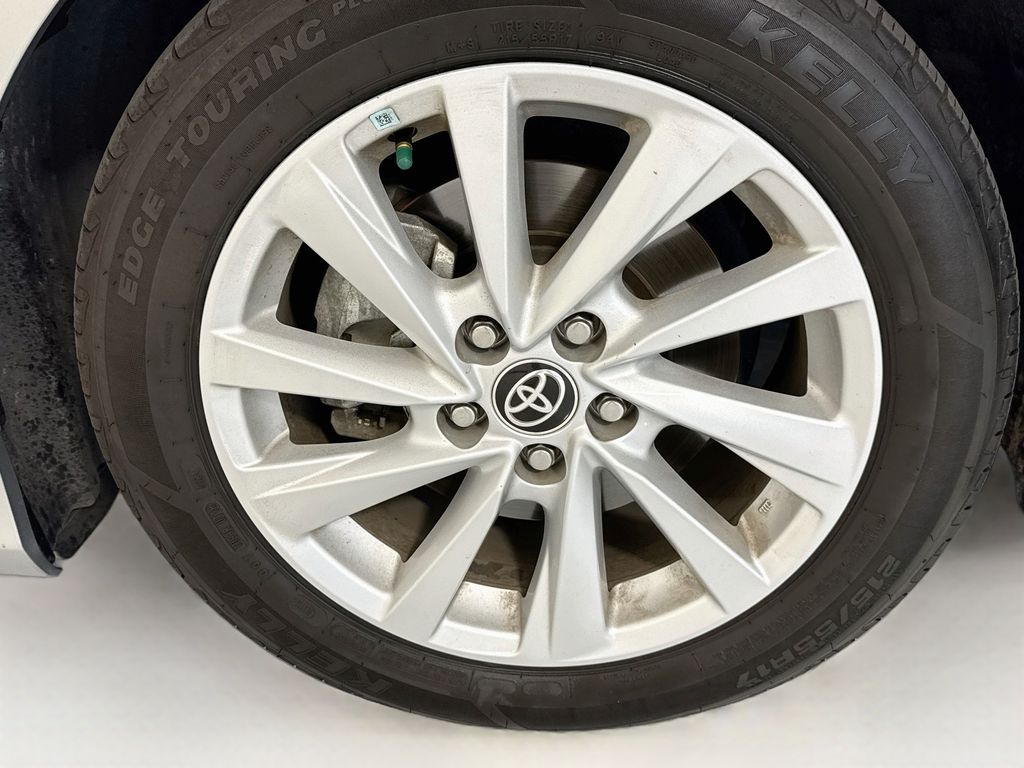 Thumbnail: 2023 Toyota Camry - 30