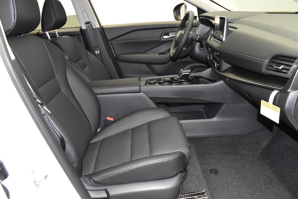 Thumbnail: 2026 Nissan Rogue - 24