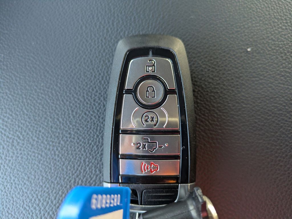 2026 Ford F-350 Super Duty LARIAT