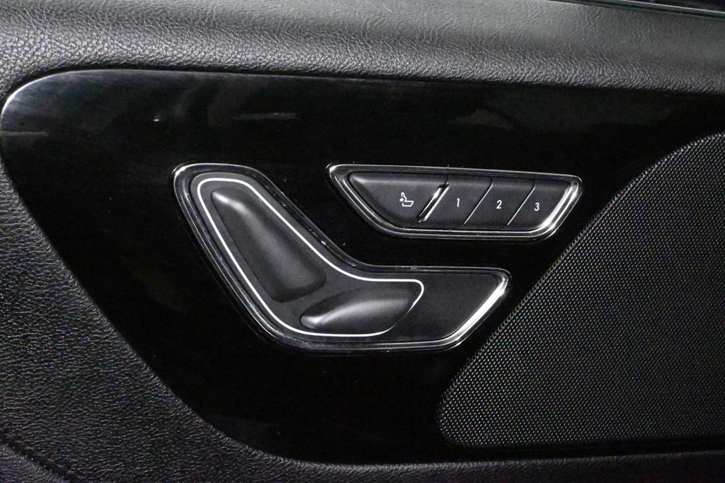 Thumbnail: 2022 Lincoln Aviator - 31