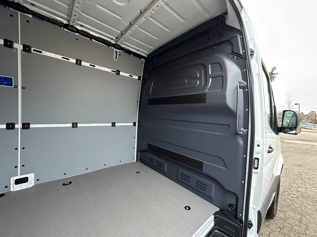 2024 Mercedes-Benz Sprinter 2500 Cargo 144 WB 22