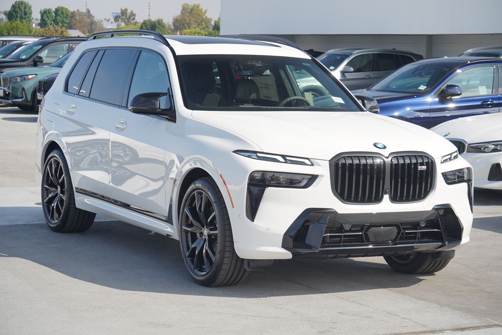 2025 BMW X7 M60i 3