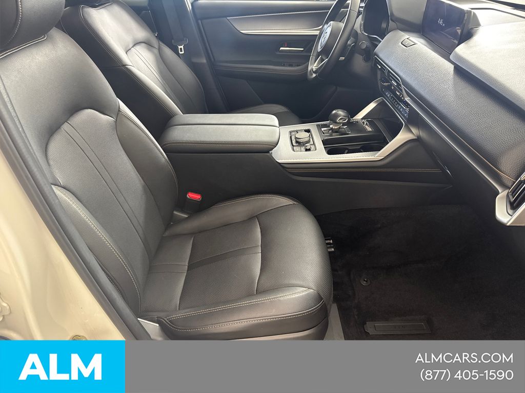 Used 2024 White Mazda Preferred image 17