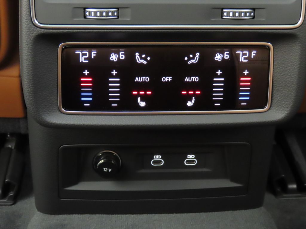 Thumbnail: 2026 Audi Q8 - 26