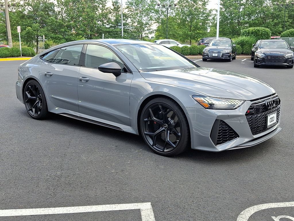 Thumbnail: 2025 Audi RS 7 - 2