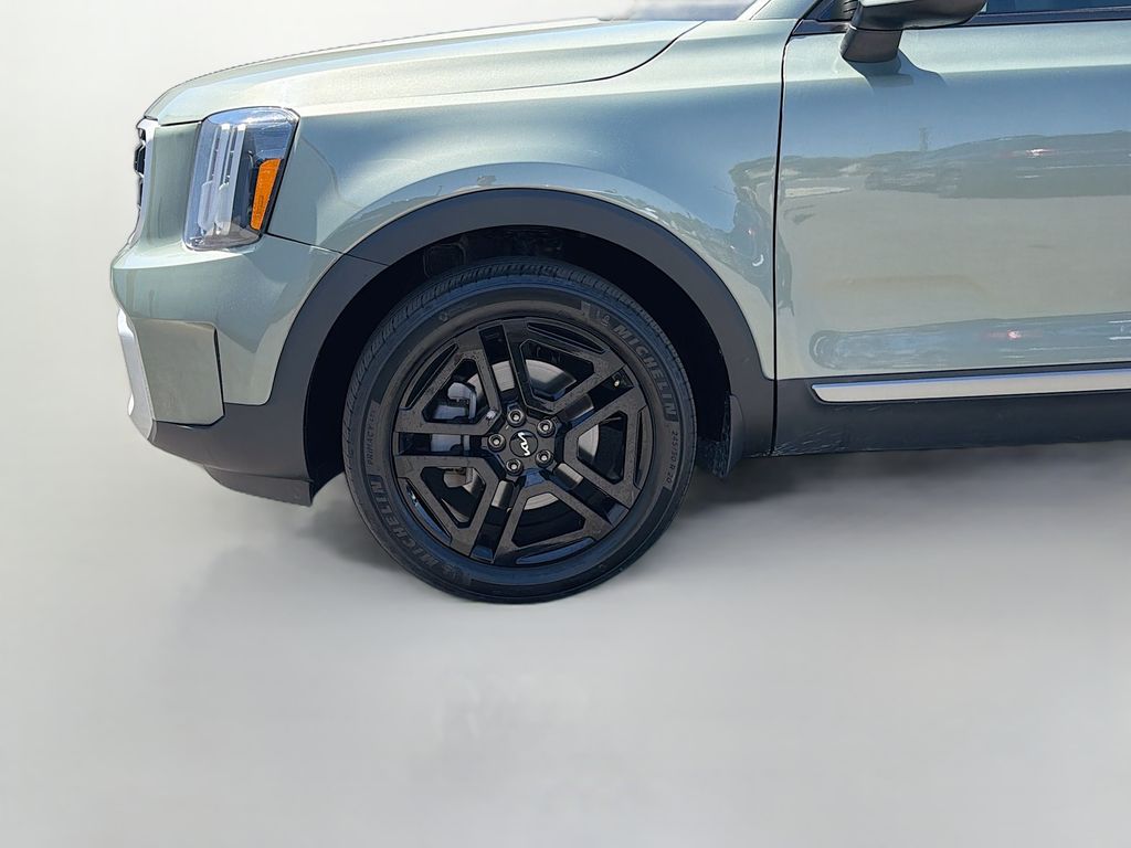 Used 2023 Green Kia EX X-Line image 35