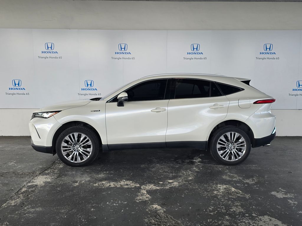 Thumbnail: 2021 Toyota Venza - 3