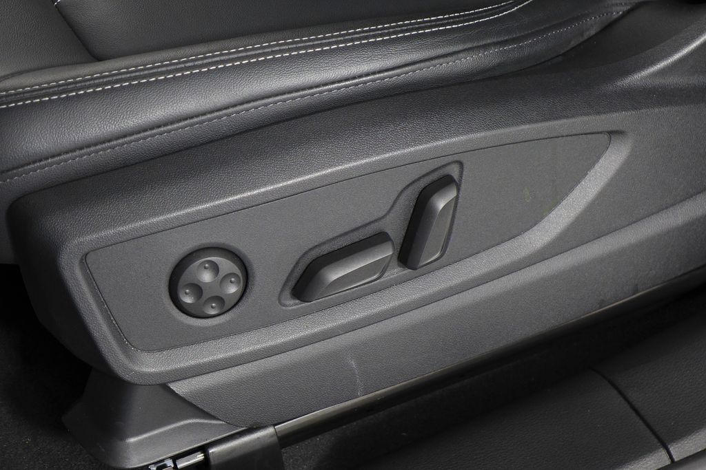 Thumbnail: 2022 Audi Q5 - 23