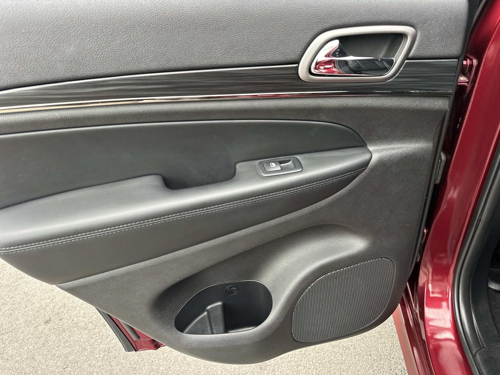 Thumbnail: 2019 Jeep Grand Cherokee - 27